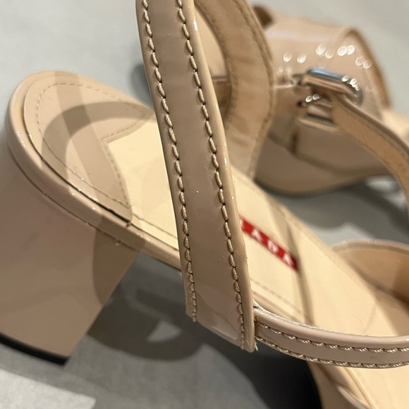 Prada nude patent platform heel logo sandal. Size EU 40 (fits like a US9-9.5). - Picture 5 of 10